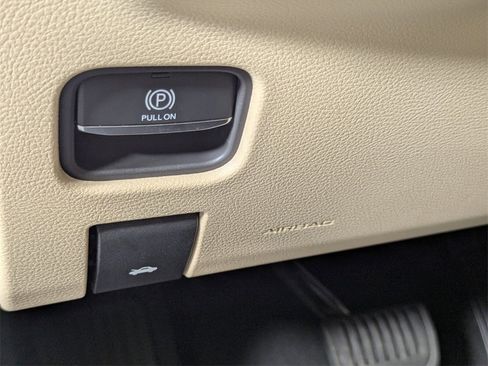 New 2025 Jeep Grand Cherokee Limited image 12