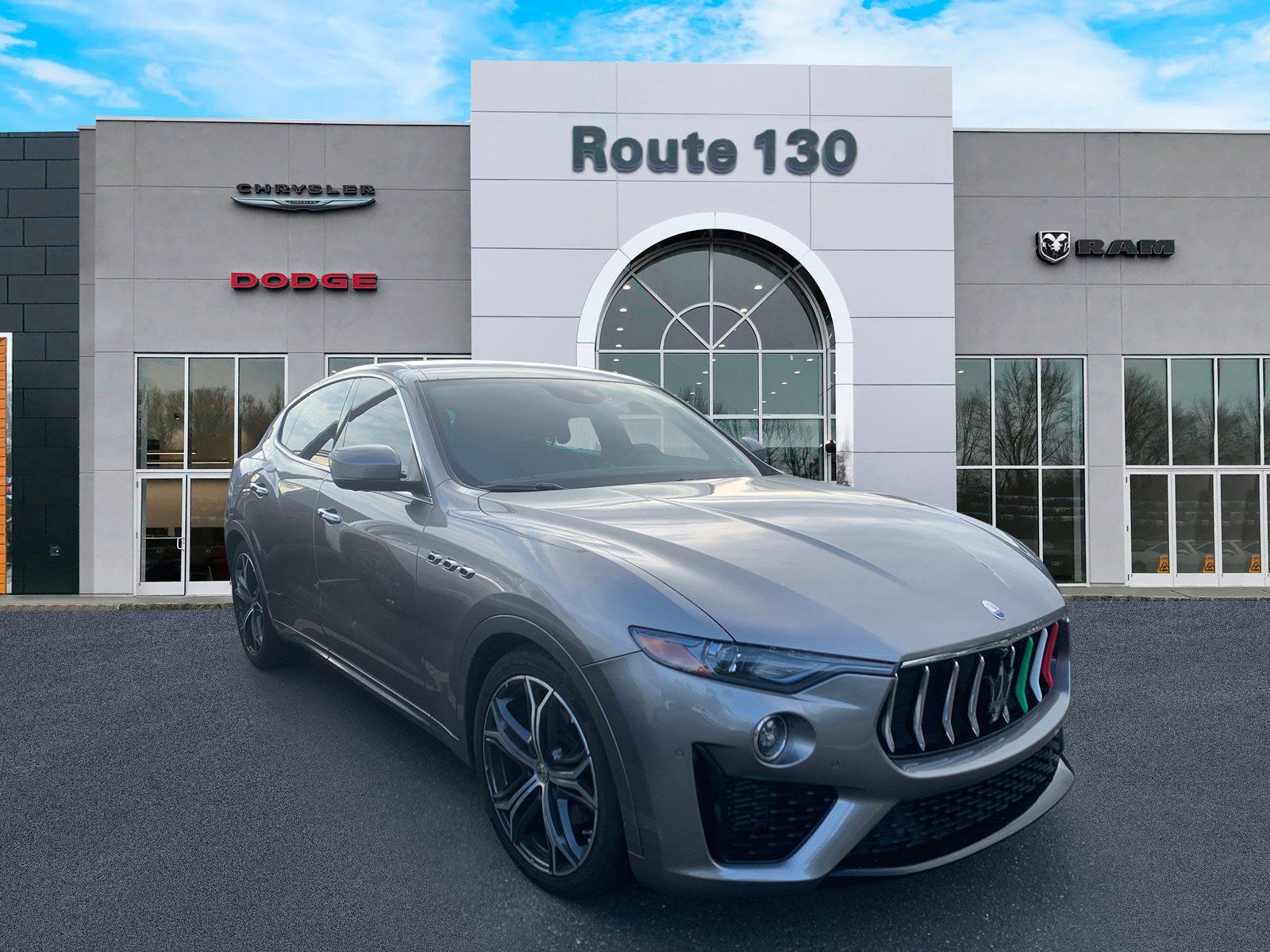 Used 2020 Maserati Levante AWD/4WD image 4