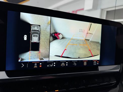 Certified 2024 Chevrolet Silverado 1500 LTZ image 21