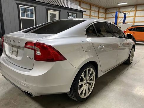 Used 2018 Volvo S60 T5 Inscription image 5