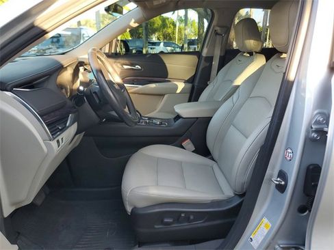 Certified 2021 Cadillac XT4 Luxury w/ Cold Weather Package image 16