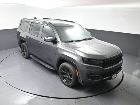 Used 2024 Jeep Wagoneer Series II AWD/4WD image 45