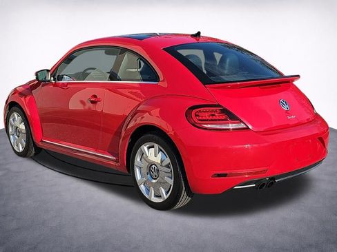Used 2019 Volkswagen Beetle 2.0T SE FWD image 18