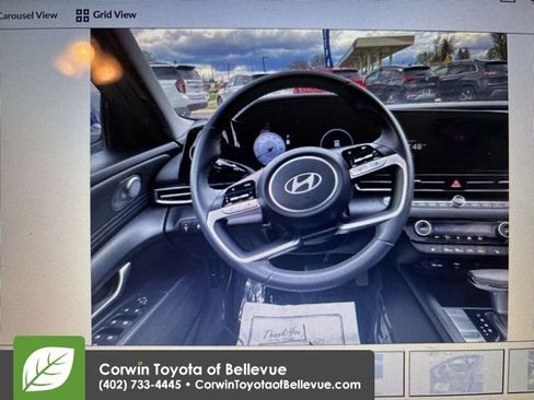 Used 2025 Hyundai Elantra SEL FWD image 12
