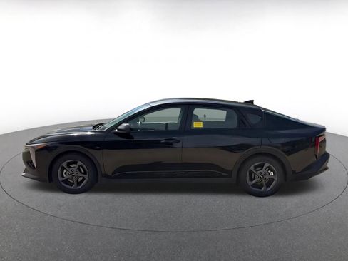 Used 2025 Kia K4 LXS image 9