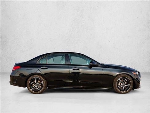 Used 2022 Mercedes-Benz C 300 4MATIC Sedan image 4