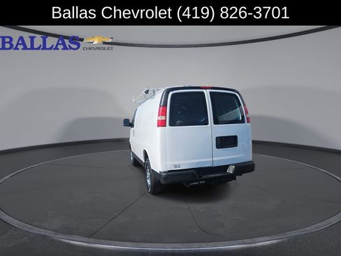 Used 2018 Chevrolet Express 2500 w/ Driver Convenience Package RWD image 7