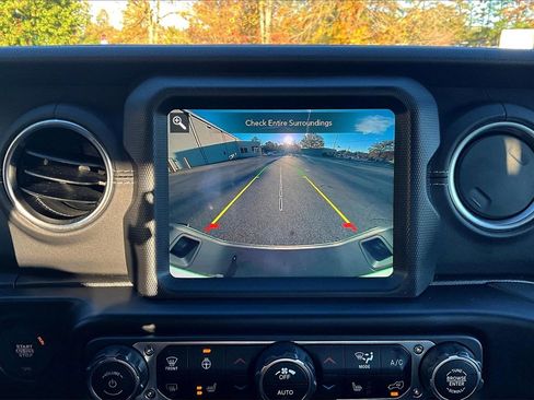 Certified 2022 Jeep Gladiator Overland w/ Popular Equipment Package image 13