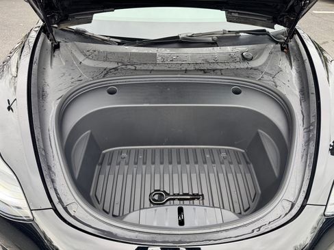Used 2023 Tesla Model 3 Performance image 3