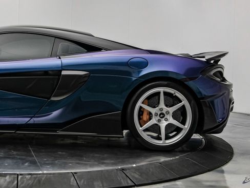 Used 2019 McLaren 600LT RWD image 10