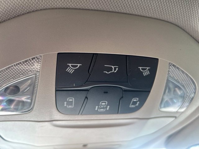 Used 2022 Chrysler Pacifica Touring-L FWD image 25