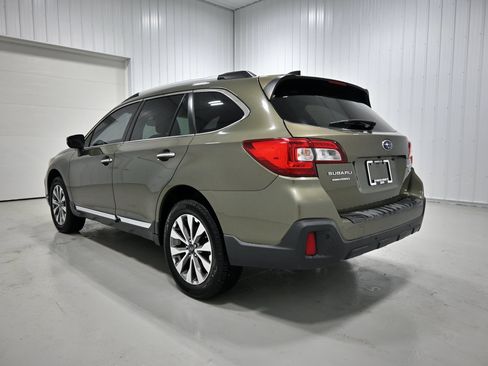 Used 2018 Subaru Outback 3.6R Touring w/ Popular Package #3 AWD/4WD image 32