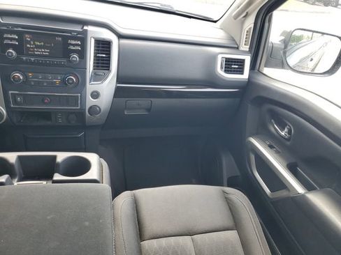 Used 2017 Nissan Titan SV AWD/4WD image 26