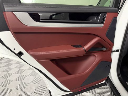 New 2026 Porsche Cayenne S image 17