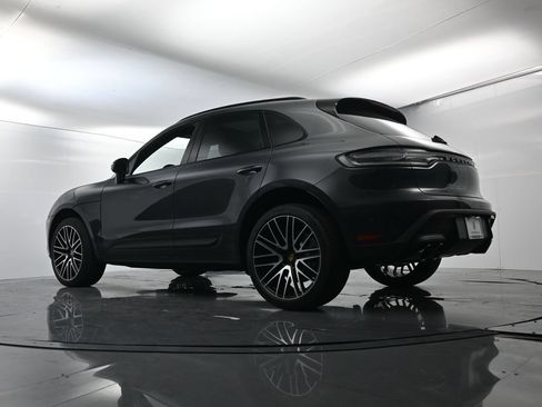Certified 2026 Porsche Macan AWD/4WD image 38