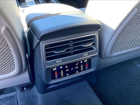 New 2026 Audi SQ7 Premium Plus image 18