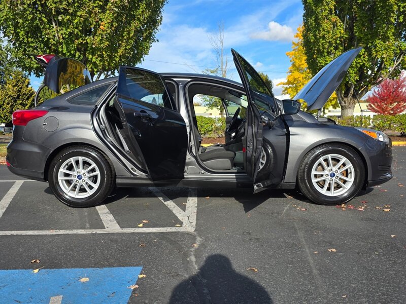 Used 2018 Ford Focus SE w/ Cold Weather Package FWD image 24