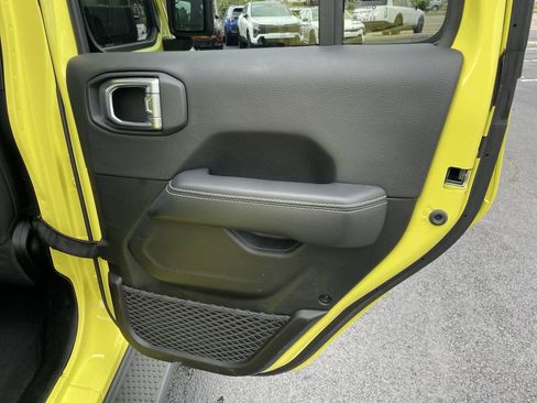 Used 2023 Jeep Wrangler Unlimited Sahara w/ Cold Weather Group AWD/4WD image 23