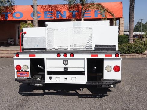 Used 2016 Ford F550 2WD Regular Cab Super Duty image 8