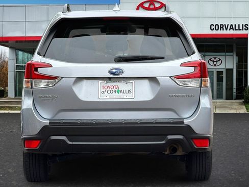 Used 2020 Subaru Forester Premium AWD/4WD image 5