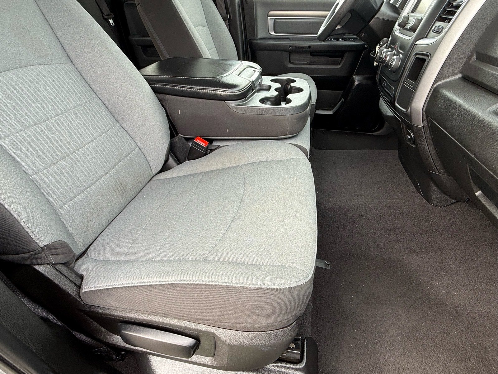 Used 2024 RAM 1500 Classic SLT AWD/4WD image 10