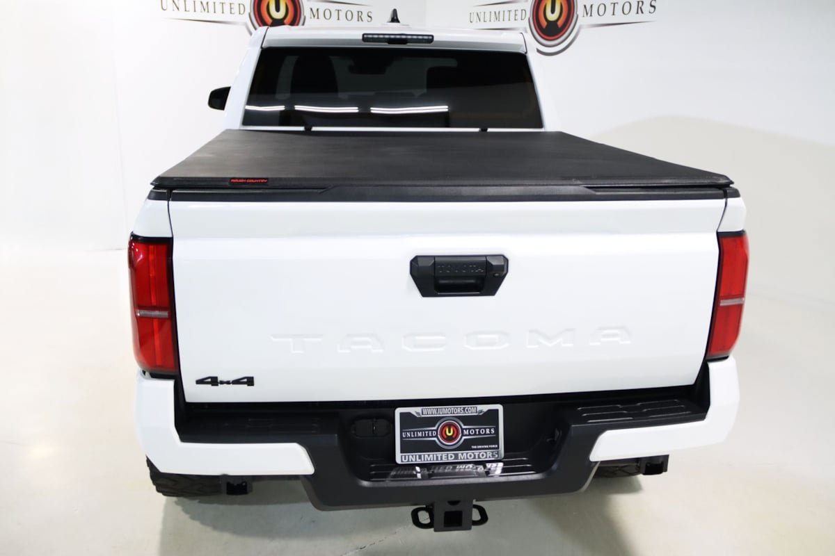Used 2024 Toyota Tacoma TRD Off-Road AWD/4WD image 27