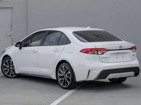 Used 2020 Toyota Corolla SE w/ SE Premium Package FWD image 10