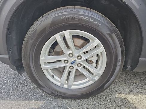 Used 2023 Ford Explorer XLT w/ Equipment Group 202A image 35