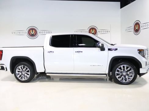 Used 2022 GMC Sierra 1500 Denali w/ Denali Reserve Package image 5