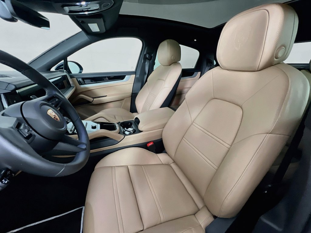 Certified 2026 Porsche Cayenne S AWD/4WD image 5