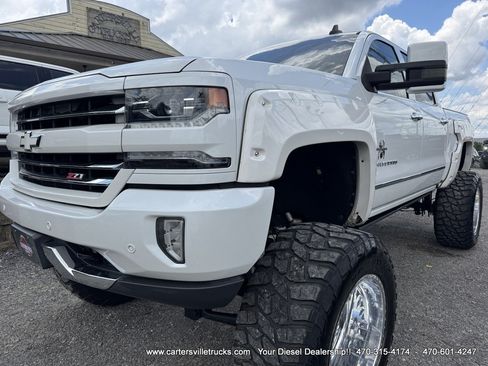 Used 2017 Chevrolet Silverado 1500 LTZ Z71 w/ LTZ Plus Package AWD/4WD image 4