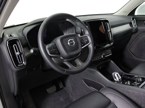 Certified 2025 Volvo XC40 B5 Plus image 14
