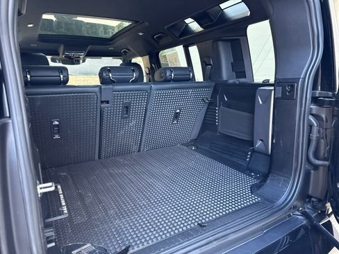 Certified 2023 Land Rover Defender 110 X-Dynamic SE image 17
