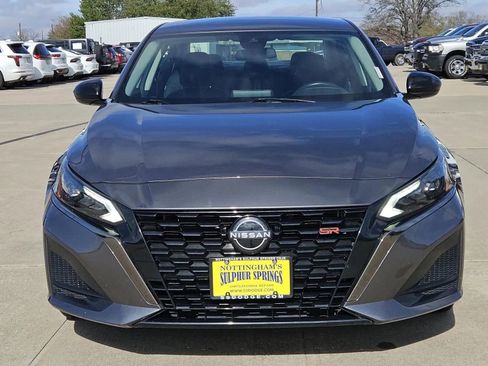 Used 2023 Nissan Altima 2.5 SR image 2