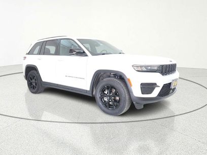 Used 2024 Jeep Grand Cherokee Altitude