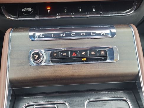 Used 2025 Lincoln Aviator Reserve w/ Equipment Group 201A AWD/4WD image 22