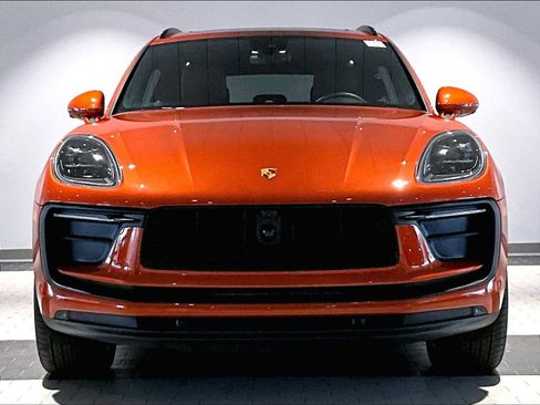 Used 2025 Porsche Macan image 13