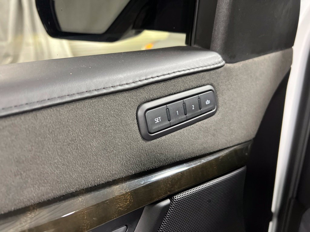 Used 2019 Cadillac Escalade Platinum AWD/4WD image 27