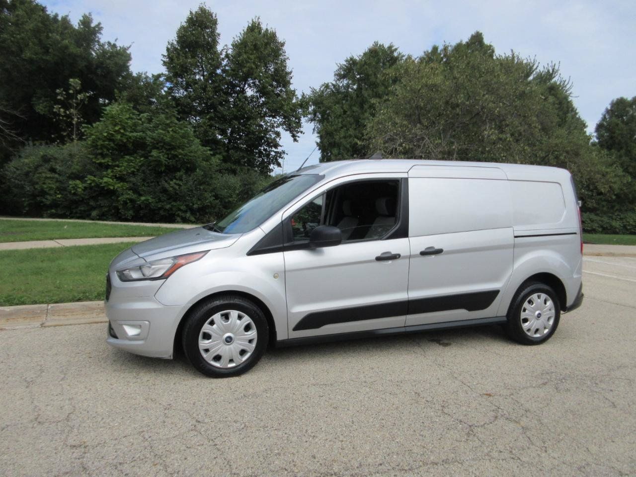 Used 2020 Ford Transit Connect XLT FWD image 4