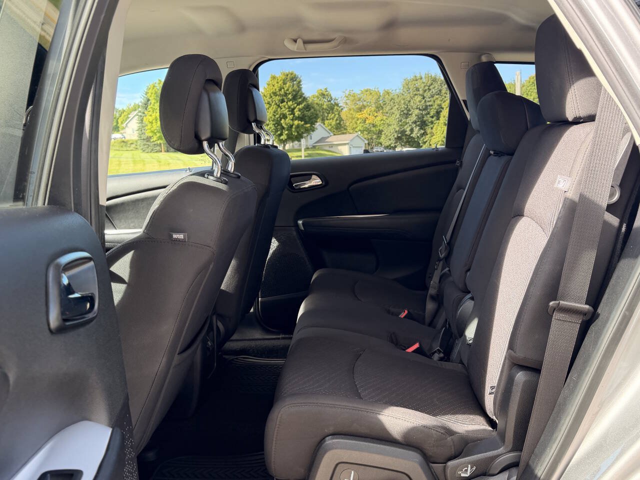 Used 2018 Dodge Journey SE w/ Mopar All Weather Group FWD image 20
