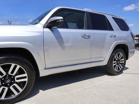 Used 2018 Toyota 4Runner Limited AWD/4WD image 34