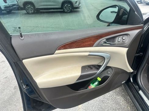 Used 2017 Buick Regal Premium w/ Driver Confidence Package #1 FWD image 29