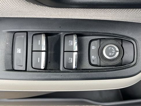 Used 2025 Subaru Forester Premium AWD/4WD image 23