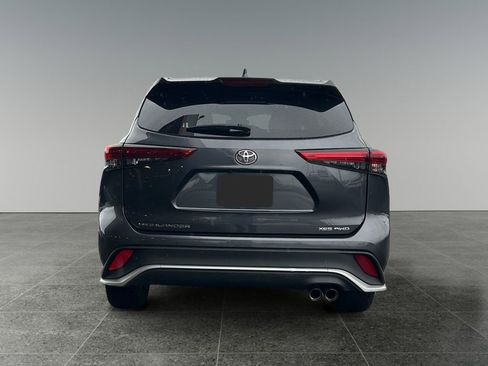 Used 2021 Toyota Highlander XSE image 6