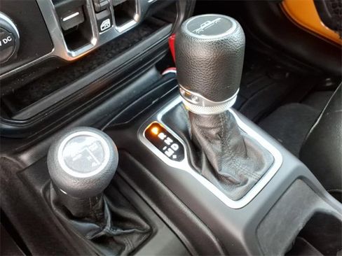 Used 2021 Jeep Gladiator Sport image 21