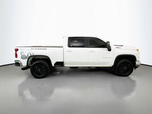 Used 2025 Chevrolet Silverado 2500 LT image 9