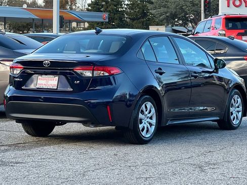 Certified 2025 Toyota Corolla LE image 3