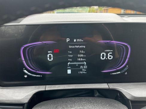 Used 2025 Kia Telluride AWD image 29