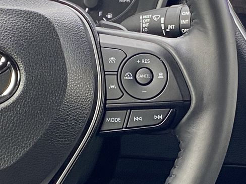 Certified 2024 Toyota Corolla SE image 18