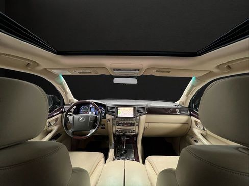 Used 2011 Lexus LX 570 4WD w/ Luxury Pkg image 11